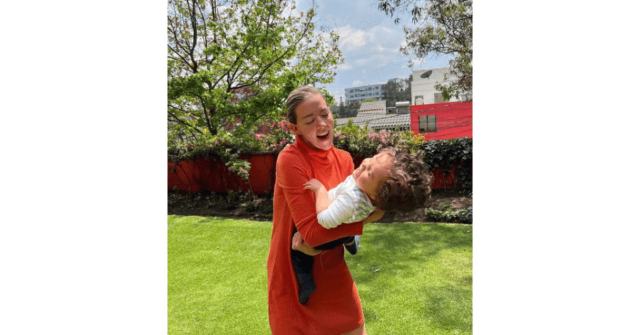 Fernanda Castillo y su hijo Liam
