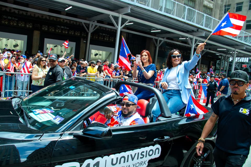 La Quinta Avenida se transformó en un mar de rojo, blanco y azul