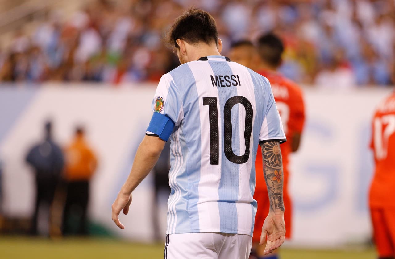 Redes sociales piden a Messi que no se retire con el #NotevayasLio