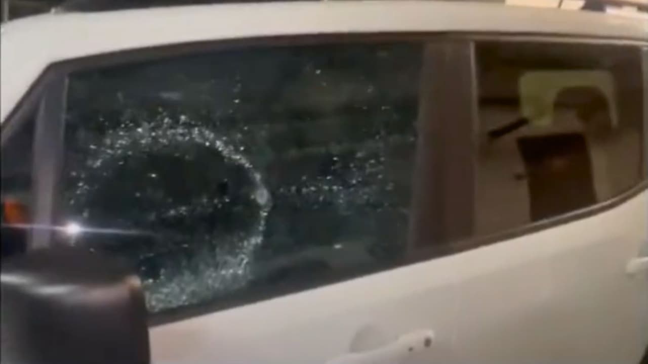 Autos deportivos y SUVs sufrieron daños. Aún no se ha determinado si se trató de un robo o un acto de vandalismo, en Dallas, Texas.