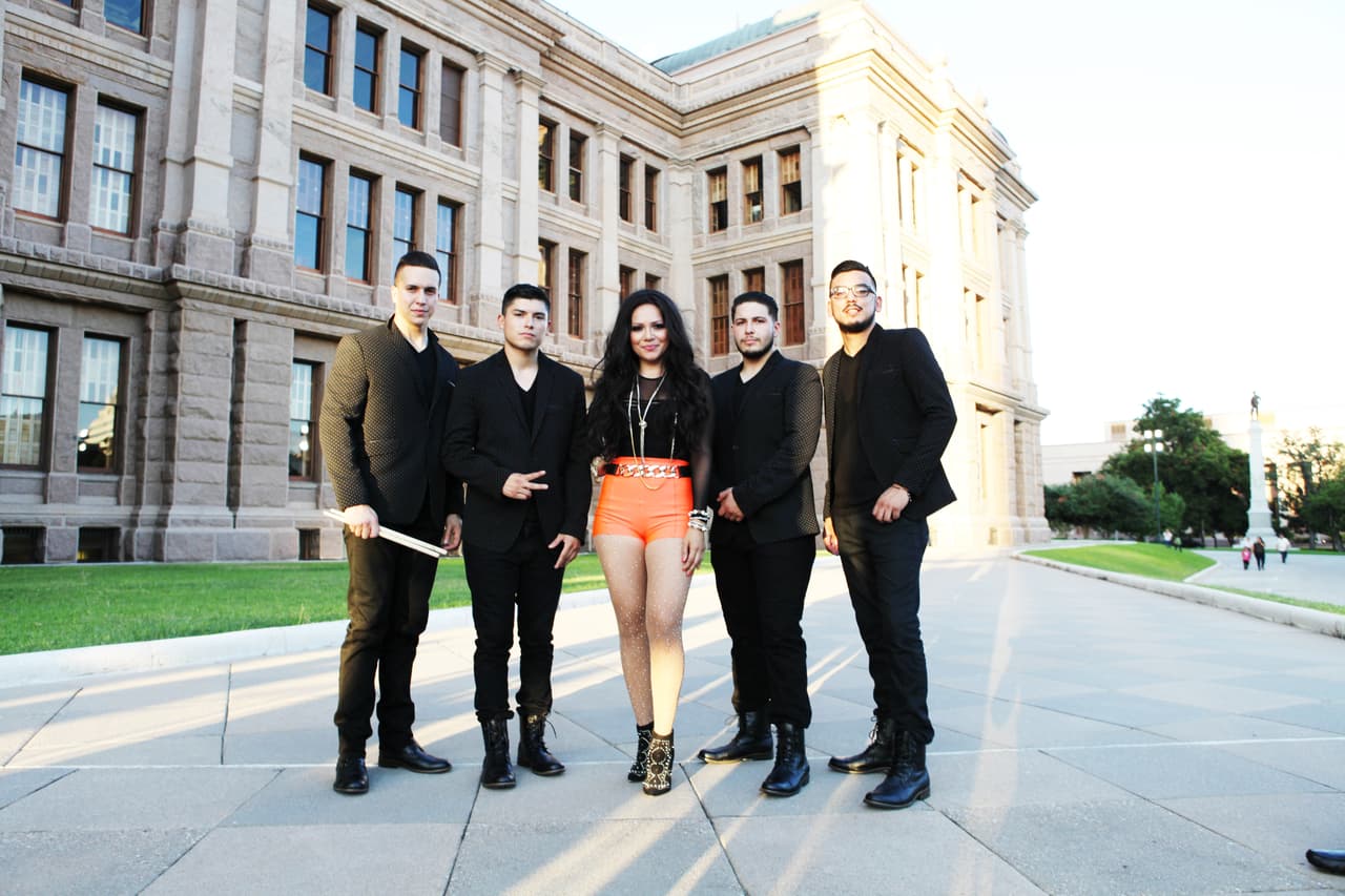El equipo de Univision dio El Grito con mariachi y grandes espectáculos desde el Capitolio de Texas.