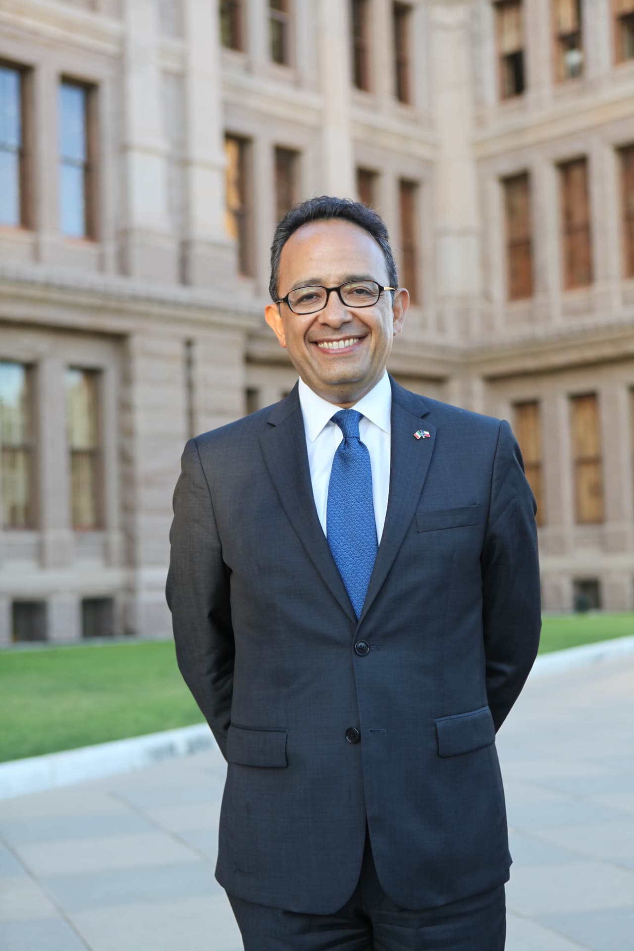 El equipo de Univision dio El Grito con mariachi y grandes espectáculos desde el Capitolio de Texas.
