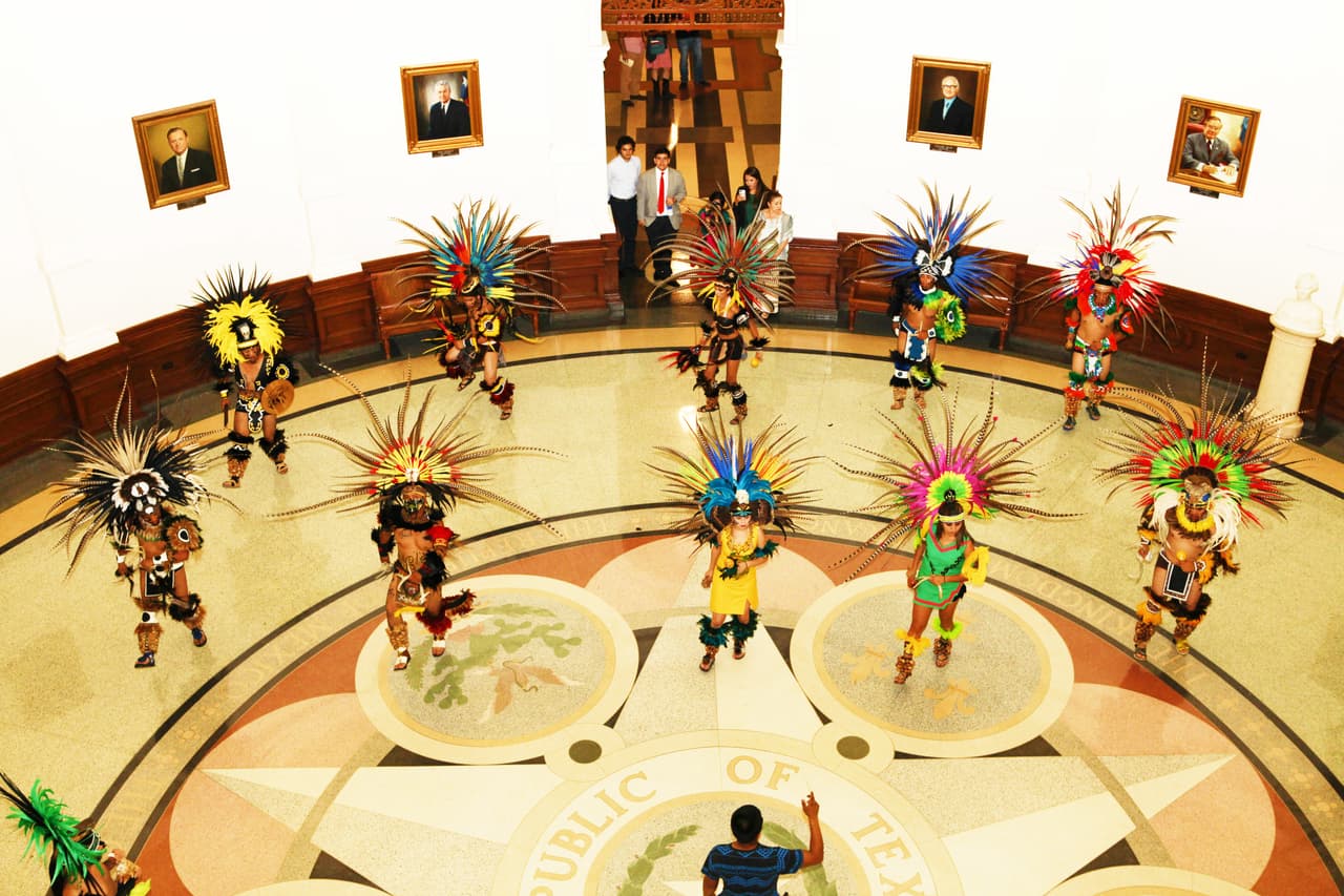 El equipo de Univision dio El Grito con mariachi y grandes espectáculos desde el Capitolio de Texas.