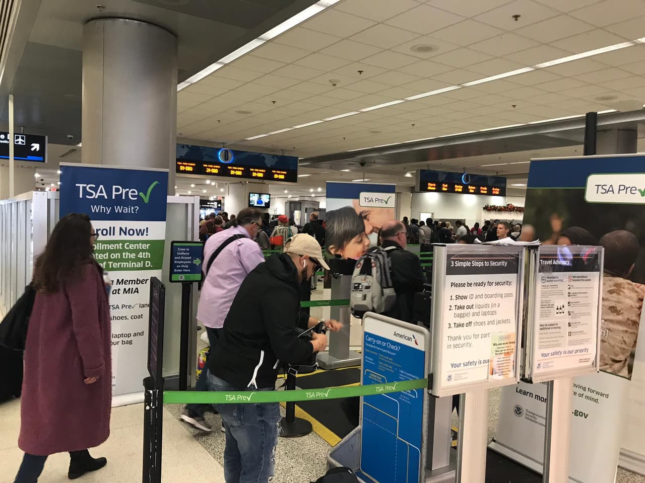 Más de 2,4 millones de viajeros se trasladarán desde el aeropuerto de Miami en los días festivos