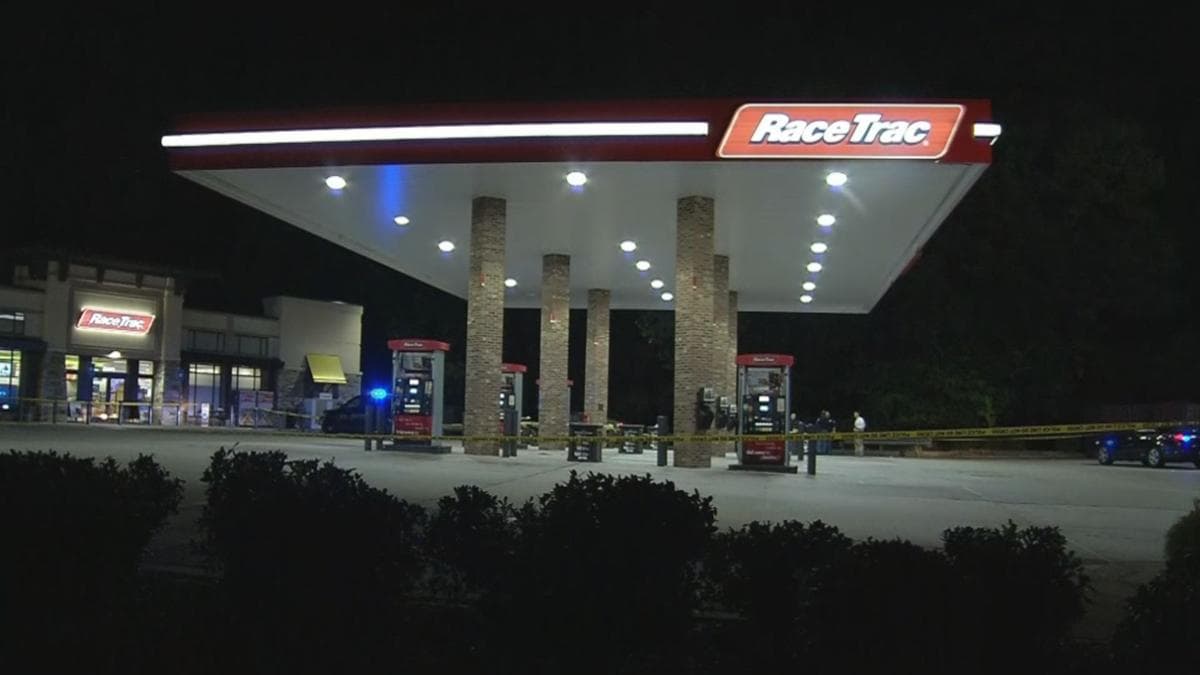 Dos de los heridos condujeron posteriormente a una gasolinera Racetrac en South Cobb Drive, en Smyrna, que está a unas siete millas del lugar del ataque.
