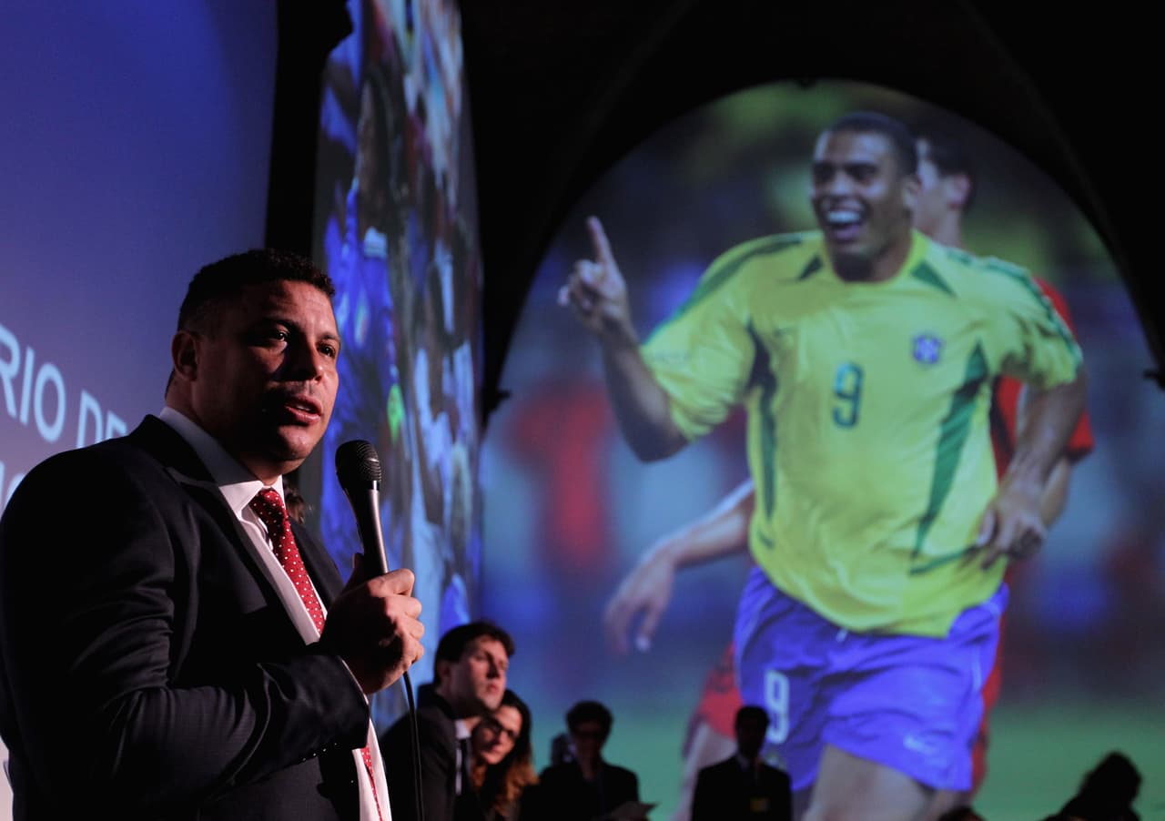 Ronaldo Nazario aprovechó muy bien su faceta de futbolista, pues en 2011, inició su carrera como empresario: copropietario de 9ine Sports and Entertainment y propietario del 25% del equipo Fort Lauderdale Strikers de la North American Soccer League.