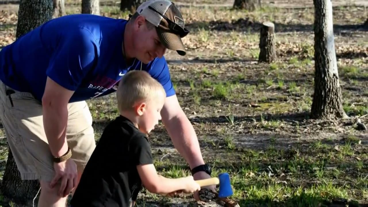 La familia compartió algunas fotos del oficial junto a su familia en el funeral.