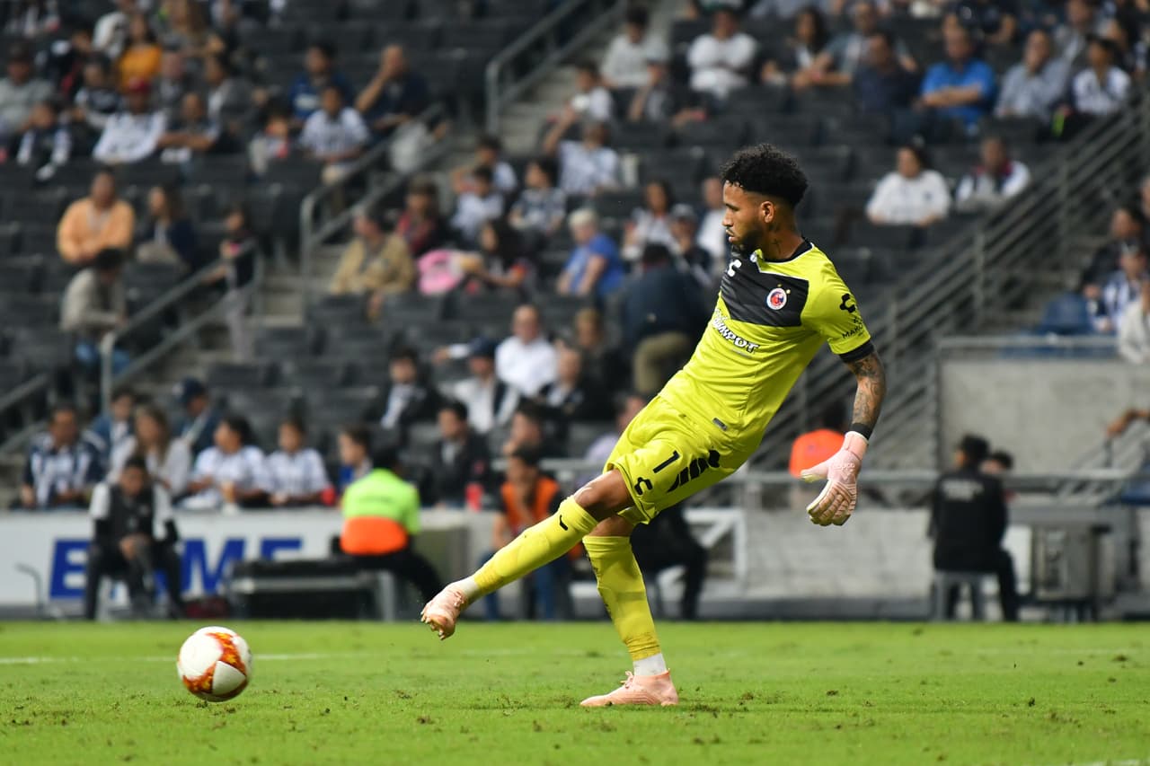 Pedro Gallese - Su futuro después de Veracruz parece estar en Querétaro. La primera opción del arquero peruano es quedarse en la Liga MX.