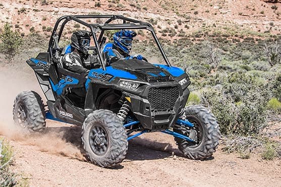 El Polaris RZR lleva un motor Prostar de 1.0 litro de cilindrada, que produce unos 110 caballos de fuerza. Su precio en Estados Unidos gira en torno a los 19.500 dólares.