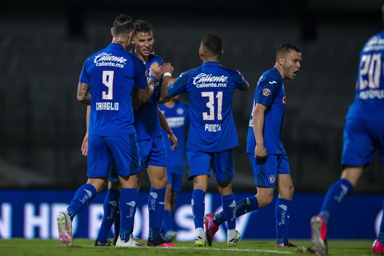 Los Tigres dejan ir el triunfo y la Máquina les empata el encuentro, lo lleva a los penales y se cuelan a la final de la Copa GNP.