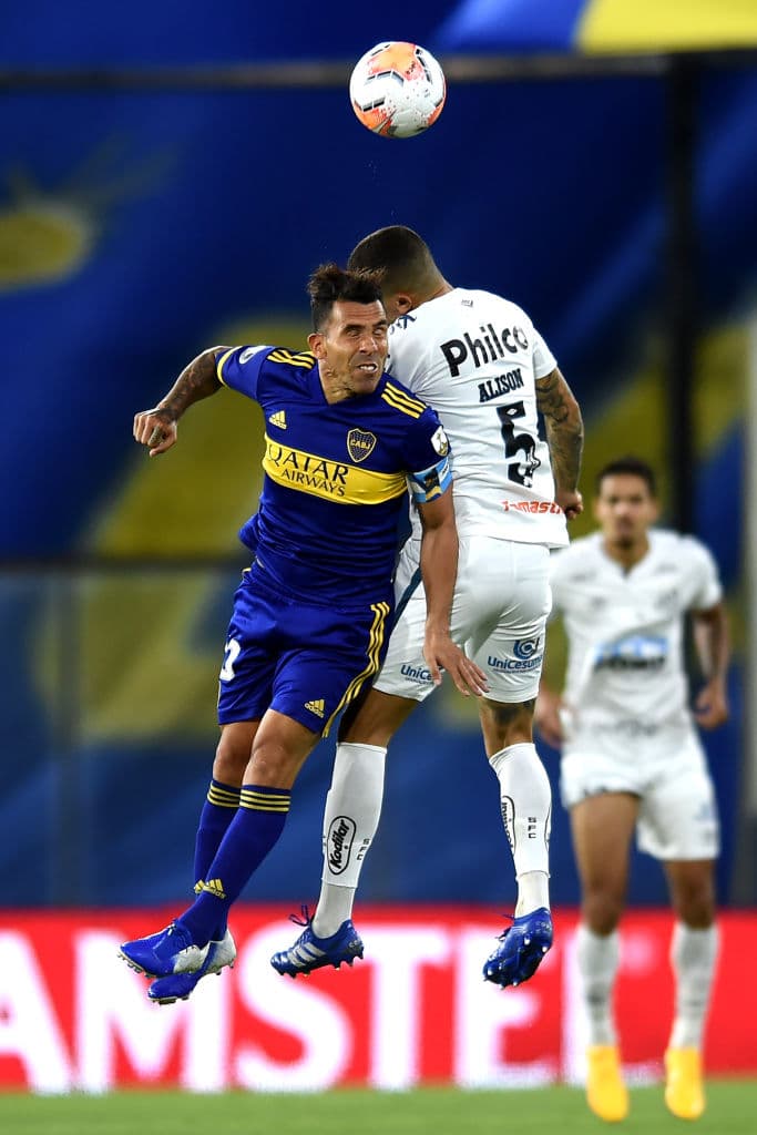 Sin ventaja para nadie, Boca y Santos deberán resolver la eliminación en Brasil tras el empate 0-0 del día de hoy en la Bombonera.
