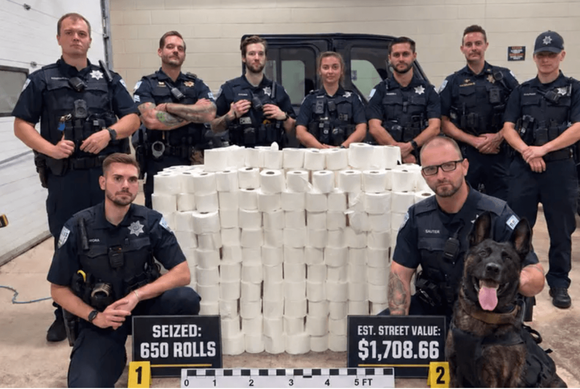 Policía de Illinois confisca 650 rollos de papel higiénico antes del Homecoming