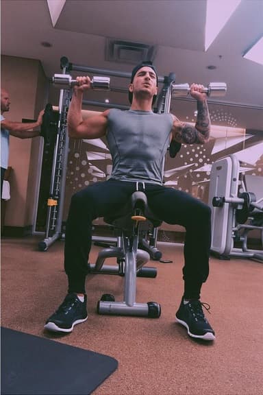 ¿Quién es este galán? Sí, es Maluma, que no para de ejercitarse para estar súper papi.