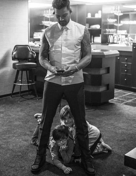 Otro de los cantantes que ha estado muy trabajador y contento fue Ricky Martin, quien disfruta pasar el tiempo con sus adorados hijos.