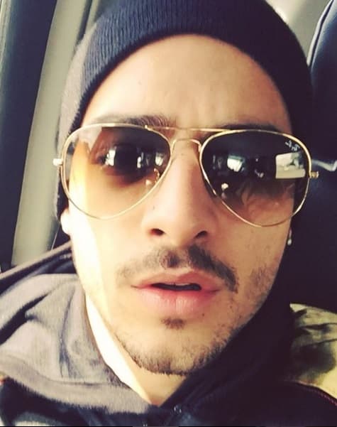 Con gafas oscuras Maluma se ve muy papi, ¿cómo lo prefieres?