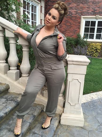 No cabe duda, Chiquis es bellísima.