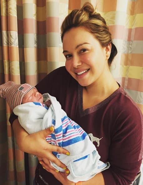 Y hasta nos mostró que le fascinan los bebés, ¿será que se decidirá a tener un hijo muy pronto?