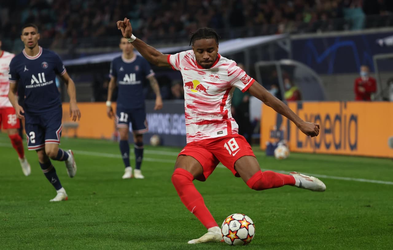 Paris Saint Germain empata ante el RB Leipzig con marcador 2-2, con doblete de Georginio Wijnaldum (21’, 39’) a favor de la visita. Las otras dos anotaciones fueron deChristopher Nkunku(8') yDominik Szoboszlai (90'+2'), durante la fase de grupos en la UEFA Champions League.