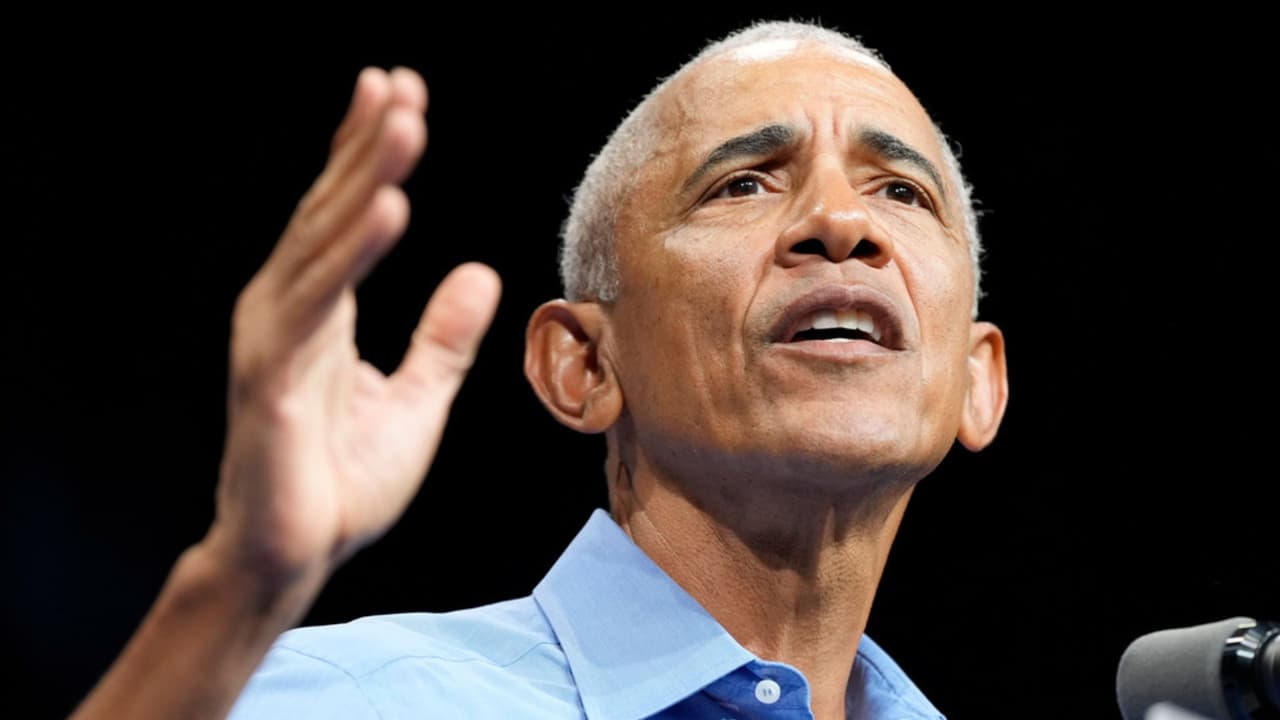 Por otro lado,
<b>el expresidente Barack Obama reconoció la victoria de los líderes demócratas. </b>“Felicitaciones a todos los candidatos demócratas que ganaron esta noche. Es un recordatorio de que cuando nos unimos en torno a líderes fuerftes y con visión de futuro que se preocupan por los temas importantes, podemos ganar. Aún queda mucho trabajo por hacer, pero el futuro se ve un poco más prometedor”, escribó en X.
<b>Obama habría sido parte de la campaña de apoyo de la Proposición 50 en California.</b>