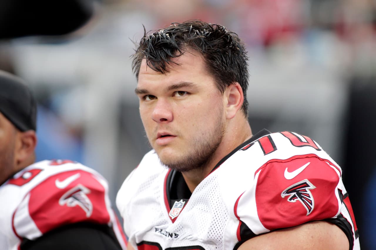 Jake Matthews está muy cómodo en el nuevo esquema de bloqueo de los Falcons