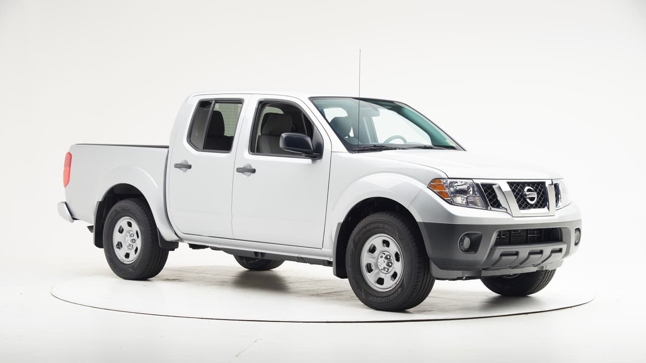 <b>Nissan Frontier </b>
<br>Resistencia estructural:
<b>Marginal</b>
<br>Soporte al pasajero:
<b>Aceptable</b>
<br>Protección de cuello y cabeza:
<b>Buena</b>
<br>Protección de pecho:
<b>Buena</b>
<br>Protección de cadera y muslo:
<b>Buena</b>
<br>Protección de parte baja de la pierna y pie:
<b>Pobre</b>
<br>
<br>Calificación general:
<br>
<h3 class="cms-H3-H3">Marginal</h3>