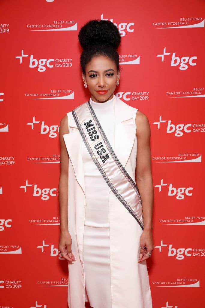 La policía de Nueva York investigará las circunstancias que rodearon la muerte de Kryst, confirmó el lunes el detective Martin Brown.