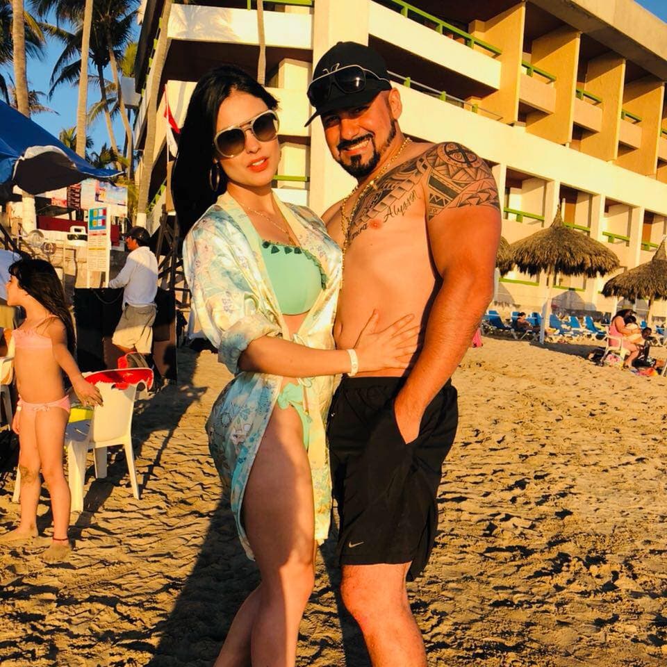 “Por qué me hiciste esto, me dejaste aquí, pero te llevaste mi alma y mi corazón, perdón por haber sido tan gruñona, tan estricta contigo solo quería lo mejor para nosotros. Te llevas mi vida entera, pero seré muy fuerte porque tus hijas van a ser tu orgullo”.