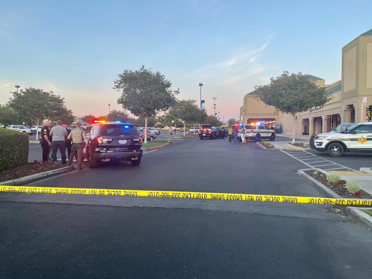 Al momento, las autoridades piden evitar la zona de River Park.
<br>