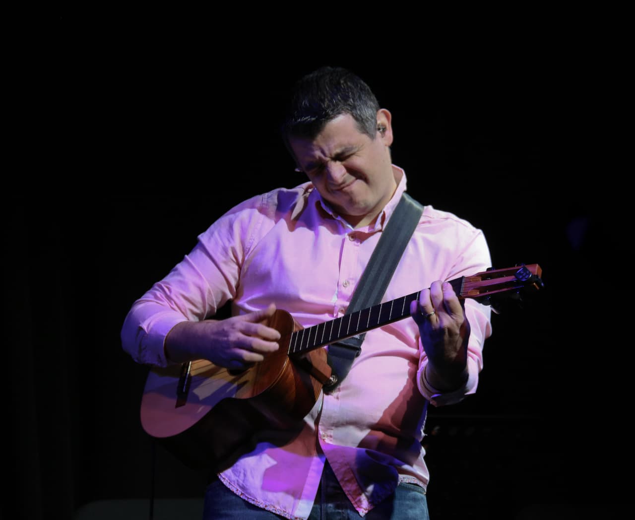 Héctor Molina experimenta nuevos caminos sin olvidar sus raíces