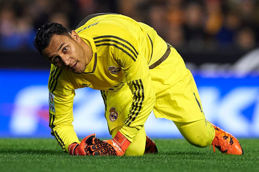 El club terminó descendiendo y por una cláusula en su contrato el costarricense no podía jugar en la Tercera División, por lo que el club buscó cederlo.
<br>