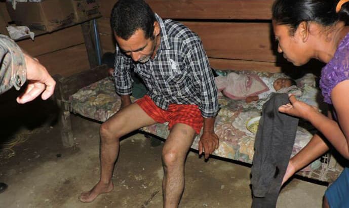 El incidente ocurrió en la comunidad de San José Las Flores, en el norte de Guatemala. Carlos Alberto Alvarado Ramírez, padre del joven, también resultó herido.