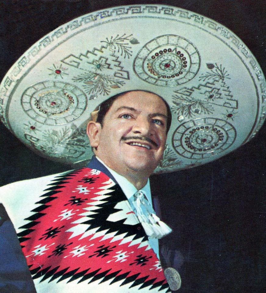 Literalmente, aunque pasen los años, José Alfredo Jiménez 'sigue siendo el rey'. El cantautor guanajuatense dejó un legado musical de más de 100 canciones y un sinfín de historias de amores y conquistas que plasmó en sus letras.