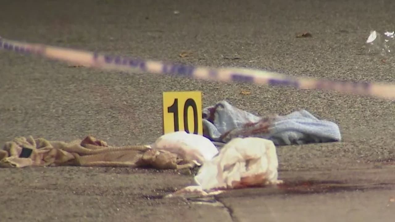 Sospechoso es acusado de asesinar de un tablazo a trabajador de bodega en Manhattan