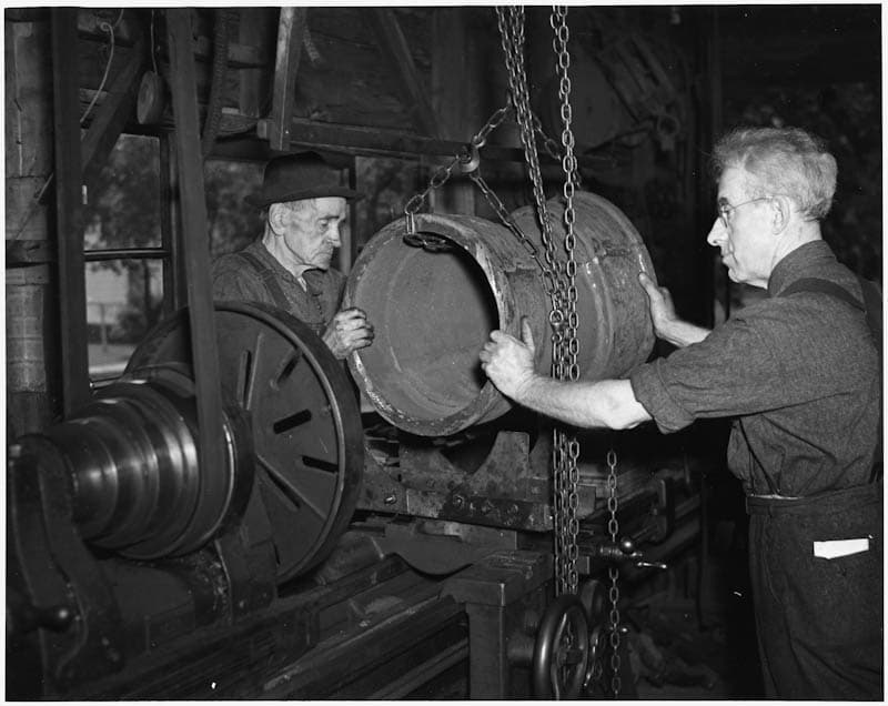 Obreros siderúrgicos en los años 30.