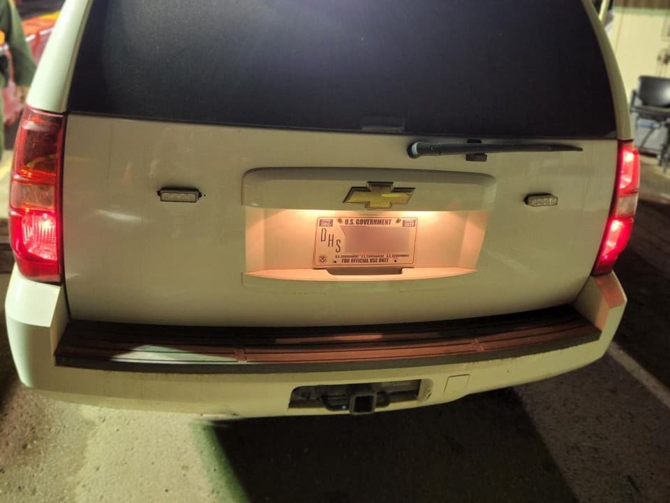 El conductor ciudadano estadounidense enfrenta cargos criminales.