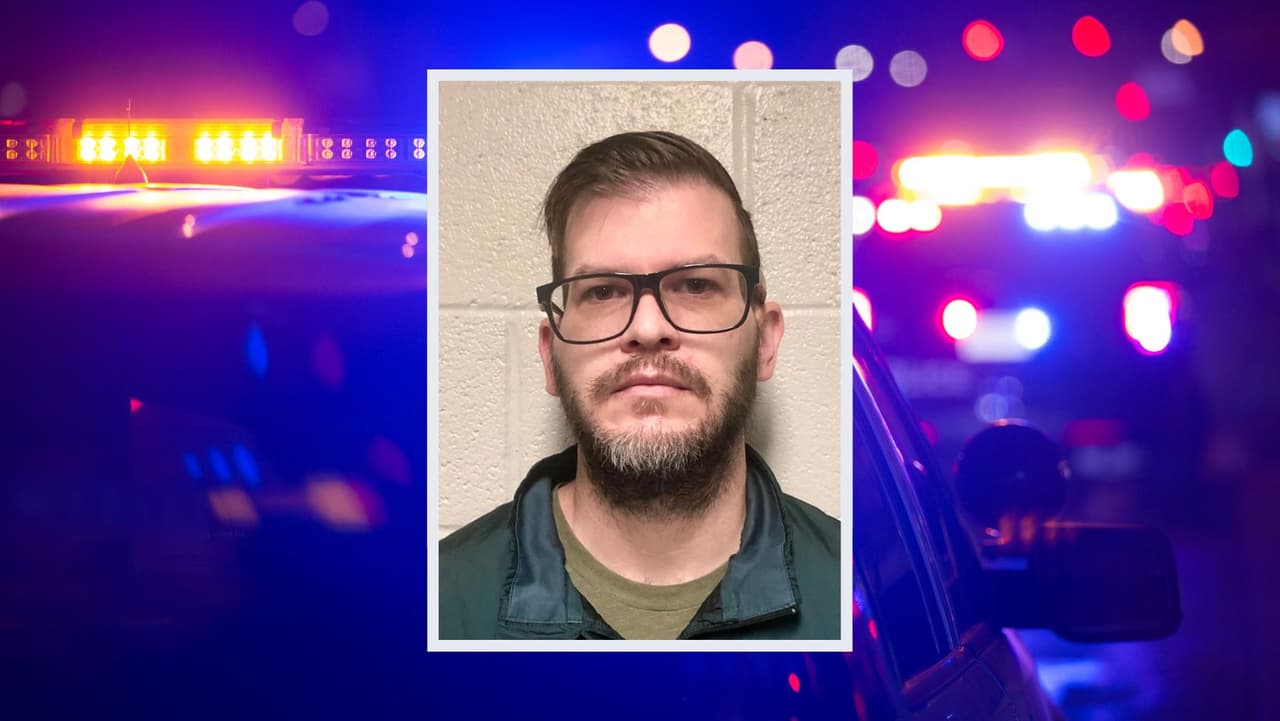 Profesor de secundaria arrestado por presunto abuso sexual de un niño de 13 años