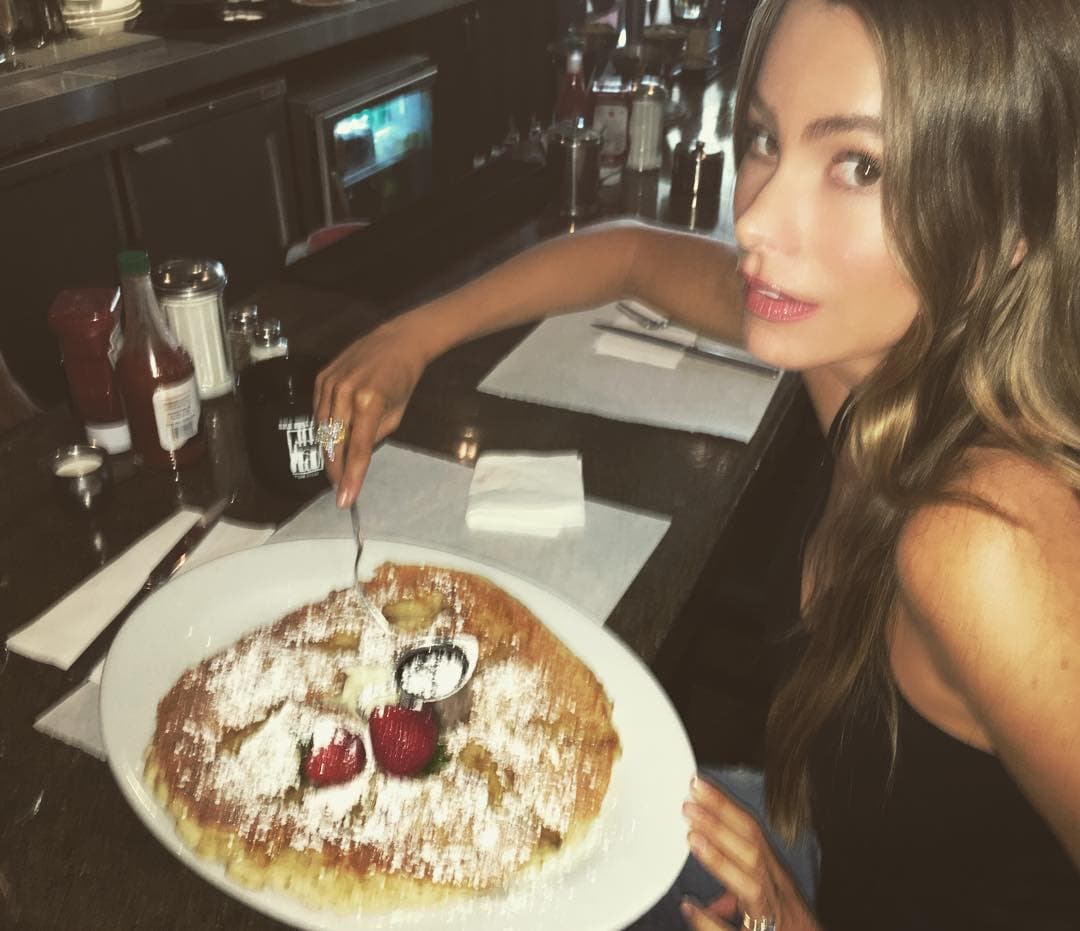 Sofía Vergara sabe que el desayuno es la comida más importante del día, por eso se deleita con este platillo.