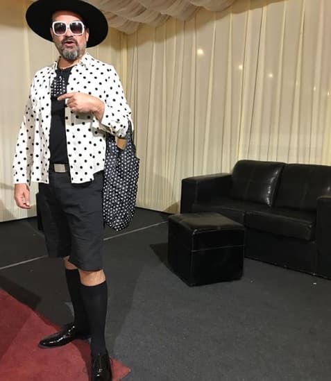 Gabriel Lucena, el bajista del grupo argentino Miranda!, fue
<b>asaltado y apuñalado</b> el sábado 30 de noviembre en Arica, Chile.