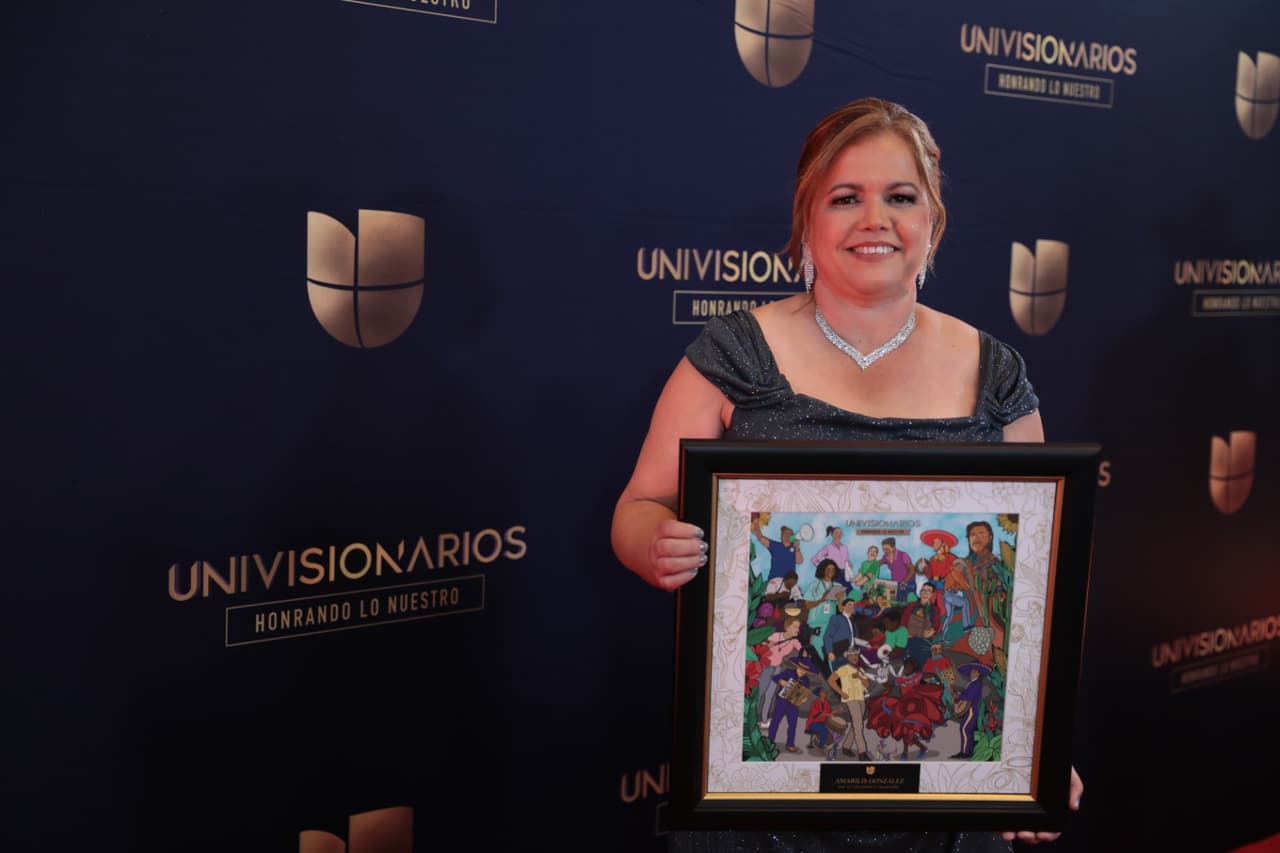 Amarilis González, fundadora de la organización Techos Pa' Mi Gente, que se dedica a instalar tejados en casas que lo necesiten, fue también homenajeada.
<br>
<br>Su labor comenzó tras el paso del huracán María por Puerto Rico en 2017. Al recibir su homenaje envió un mensaje especial para Puerto Rico, que justamente estos días lucha por recuperarse tras el paso del huracán Fiona.