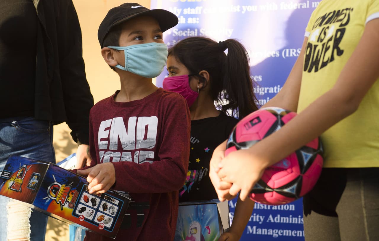 ¿Buscas regalos para tus hijos? Darán más de 20,000 juguetes en el condado de Orange