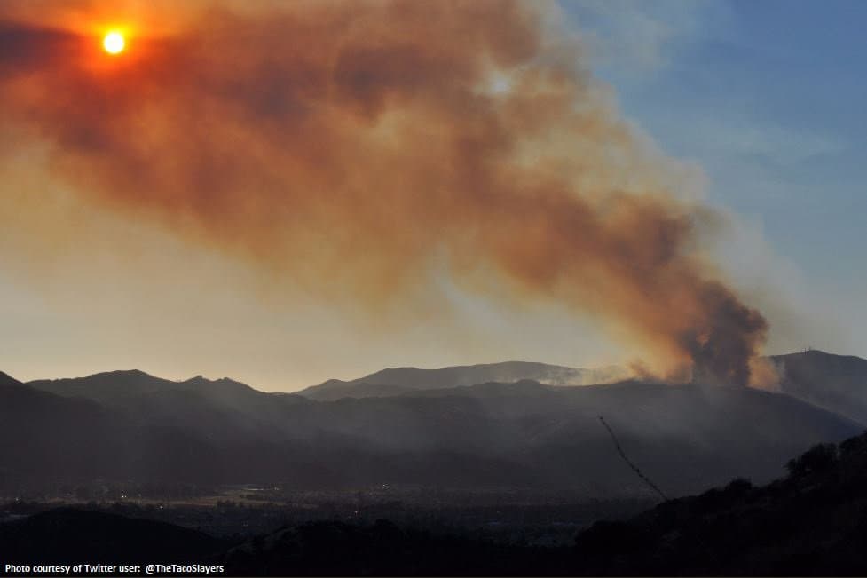 Ordenan evacuaciones por el avance de incendio en el Bosque Nacional Cleveland en el sur de California