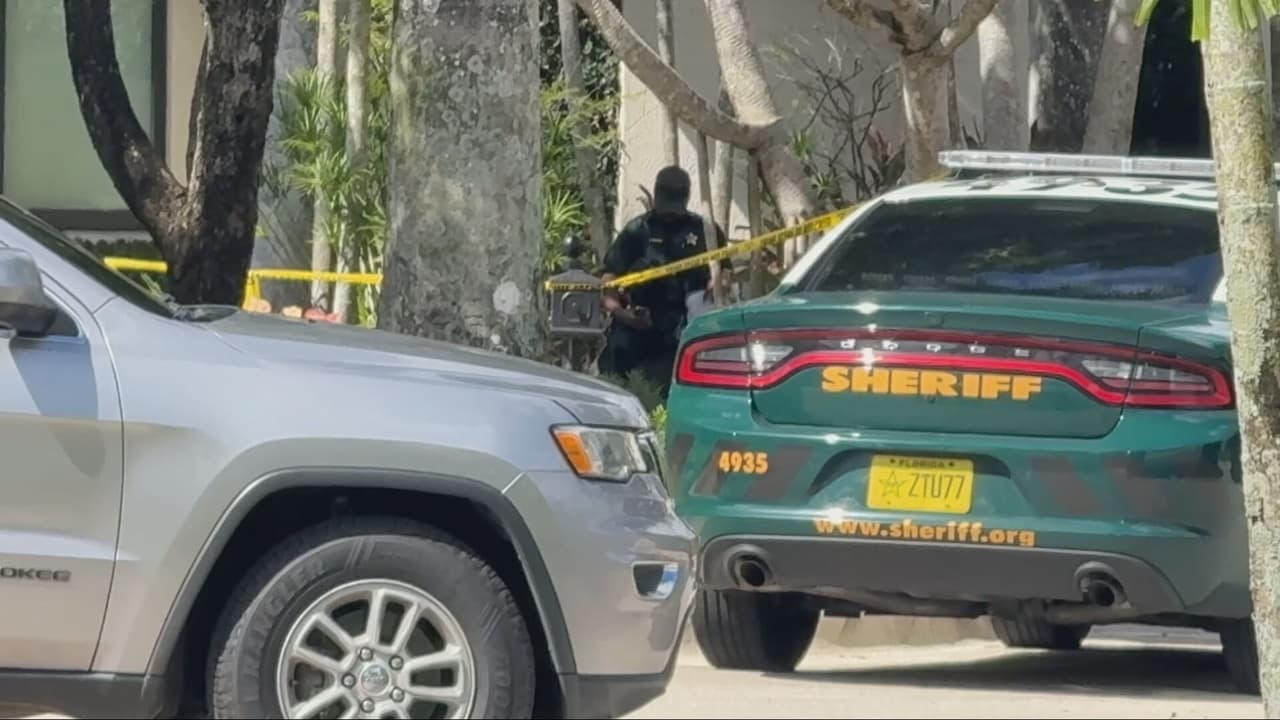 Oficina del Sheriff de Broward investiga el hallazgo de un cuerpo flotando en una piscina de Weston