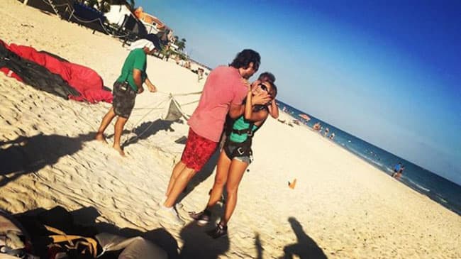 <b><a href="https://www.univision.com/temas/angelique-boyer">Angelique</a></b> le contestó el tierno detalle en Instagram, después de haber aterrizado tras aventarse del paracaídas: "He sentido que salto en paracaídas desde que me enamoré de ti @sebastianrulli, gracias por este amor que crece cada día más fuerte. Y por cada salto que nos devuelve el alma al cuerpo. Soy feliz y además estoy enamorada de ti. GRACIAS VIDA".