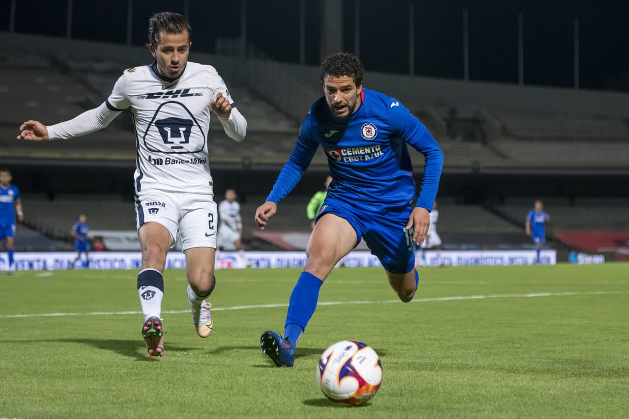 Con gol de Jonathan Rodríguez desde los once pasos, Cruz Azul sale victorioso en su visita a los Pumas 0-1. Cruz Azul retoma el liderato y los Pumas continúan hundidos entre los últimos puestos del torneo.