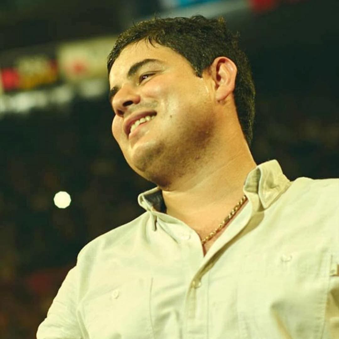 Recuerda que le dieron en las piernas, en el abdómen y también le rozaron la espalda.