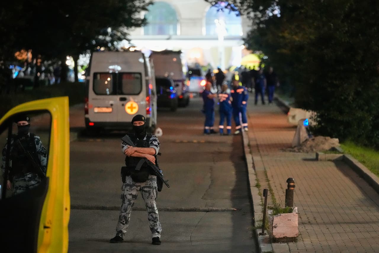 Tres personas murieron y al menos 21 resultaron heridas en un atentado con bomba en un restaurante de Moscú