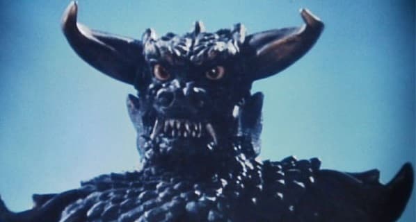 Como lo cuenta en un largo reportaje
<i><b><a href="https://www.theguardian.com/film/2003/apr/04/artsfeatures1">The Guardian</a></b></i>
<b><a href="https://www.theguardian.com/film/2003/apr/04/artsfeatures1"> publicado en 2003,</a> </b>la película titulada ‘Pulgasari’ fue presentada ante Kim Jong Il, quien la recibió como una gran victoria. En 1983, Shin Sang-ok se dio cuenta que su mujer seguía viva y planearon una fuga hacia Viena. Sobrevivieron para contar sus años de penas, suerte con la que no corrieron otros 12 japones secuestrados entre 1970 y 1980 para ser usados como consejeros culturales.
<br>