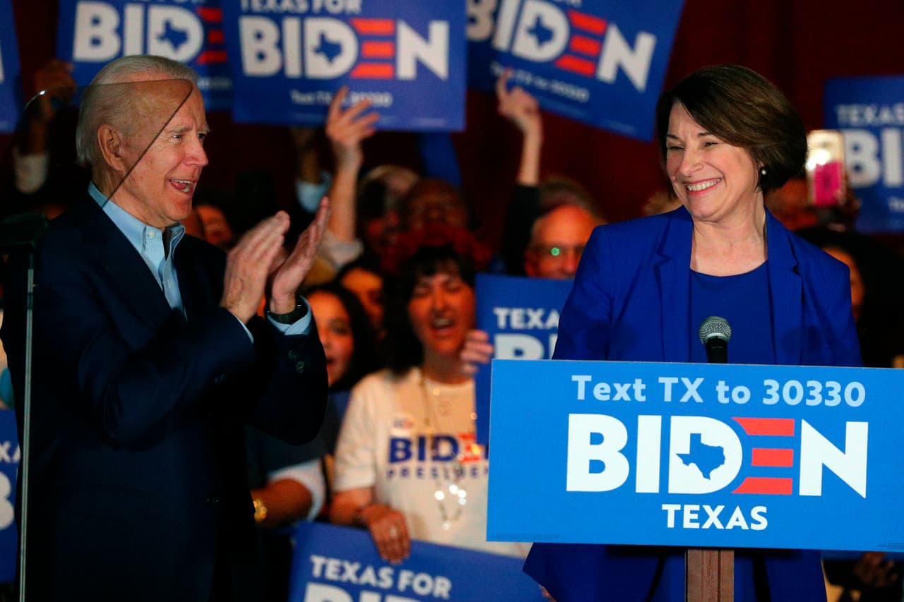 <b>Amy Klobuchar:</b> “Necesitamos unir a nuestro partido y a nuestro país, y para esto necesitamos no solo nuestras palabras sino nuestras acciones. Depende de todos nosotros traer el país de vuelta, curarlo y construir algo incluso más grande”
<a href="https://www.univision.com/noticias/elecciones-en-eeuu-2020/klobuchar-y-buttigieg-dejan-las-primarias-democratas-y-le-regalan-un-superlunes-a-biden">dijo la senadora por Minnesota en un evento de campaña del ex vicepresidente el 2 de marzo</a>. “Creo que podemos hacerlo juntos y por eso hoy culmino mi campaña para apoyar a Joe Biden para presidente”, concluyó.