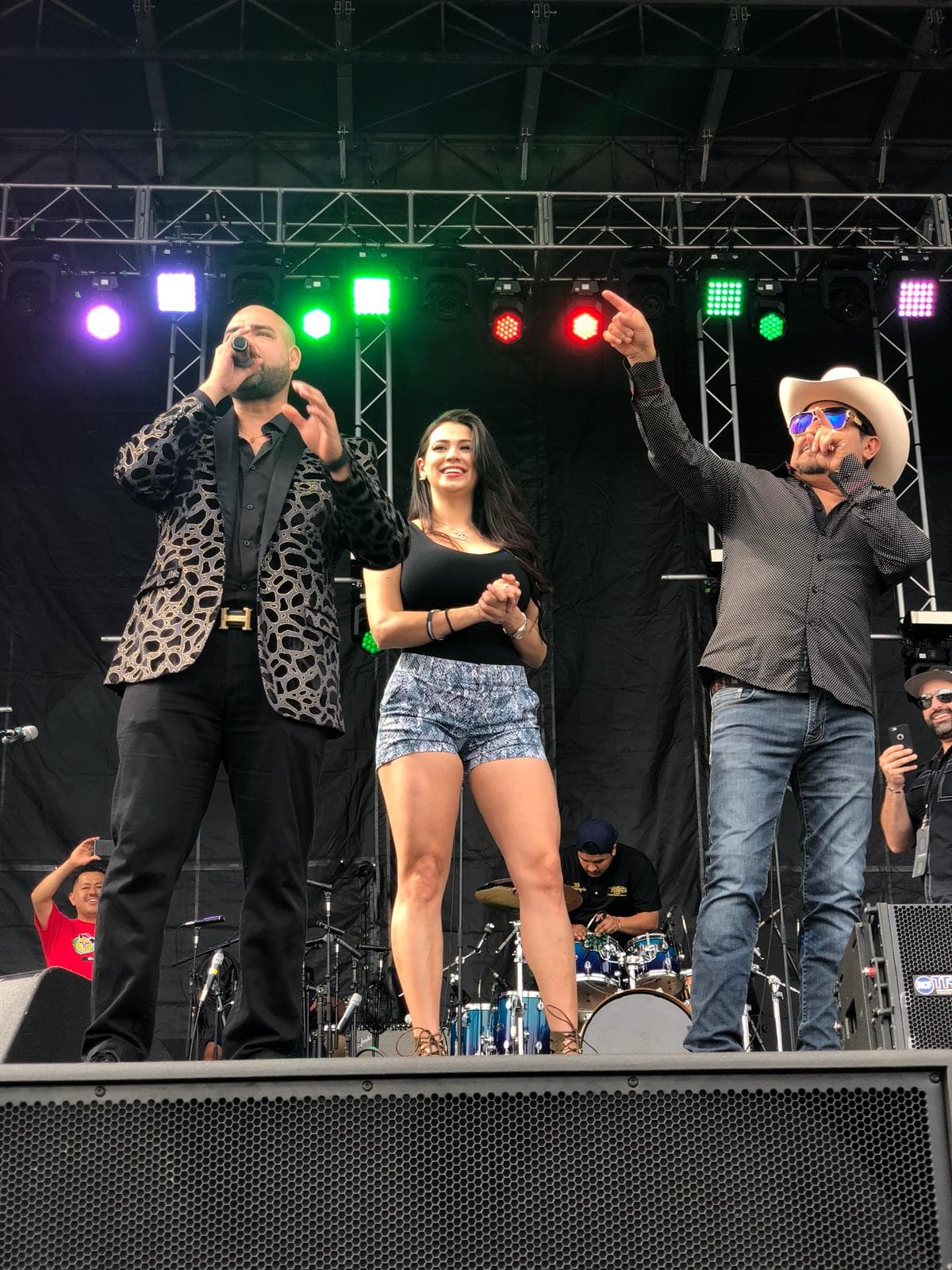 <b>El Bueno, La Mala y El Feo</b> prendieron el ambiente como solo ellos saben hacerlo.