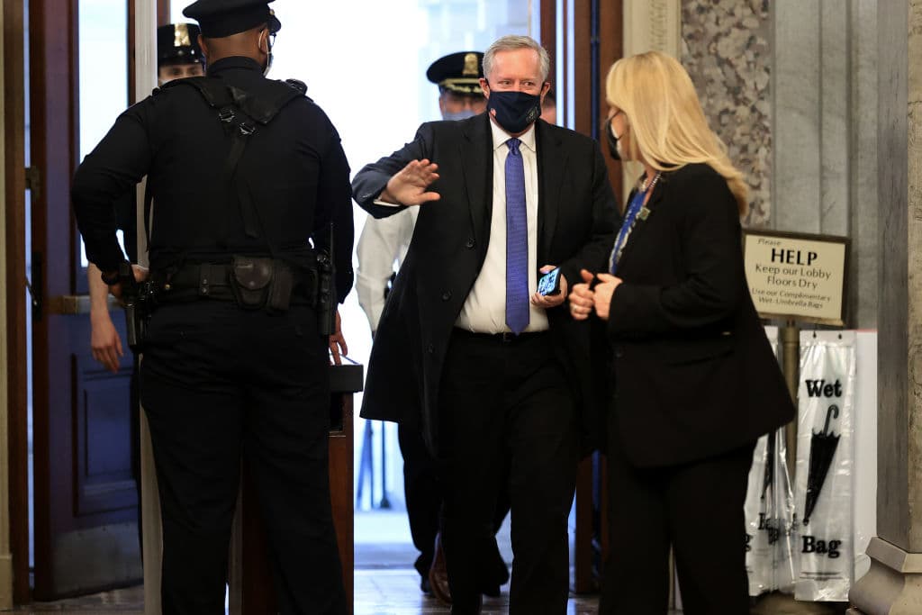 Mark Meadows, ex jefe de gabinete de Trump, llega al Senado el 9 de febrero de 2021.